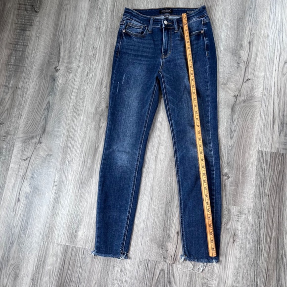 JUDY BLUE KNOXVILLE VINTAGE CUT HEM MID RISE SKINNY JB82527dk 3/26 distressed - Picture 4 of 8